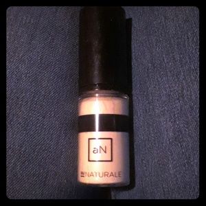 Au naturale finishing powder